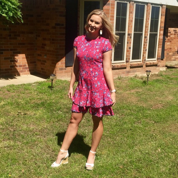 Shelby & Palmer Dresses & Skirts - Adorable Floral pink dress!